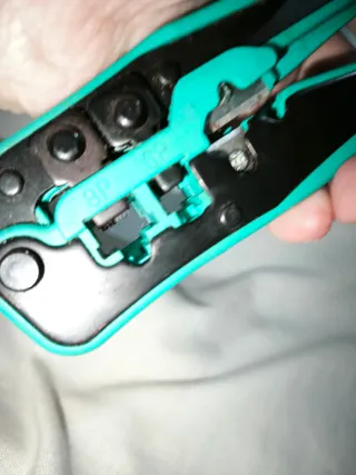 Alicate de cravar fichas modulares