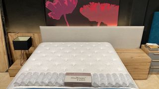 dormitorio completo matrimonio, mesitas y cama