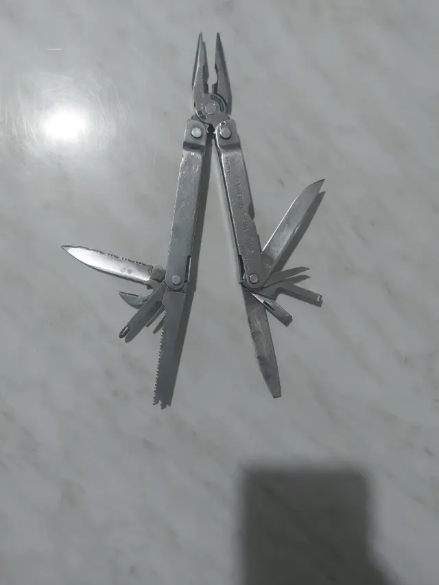 Leatherman Super Tool multiuso