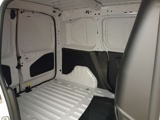 Peugeot Partner E-PARTNER STANDARD 800KG ELECTRICO BEV 100 KW 136CV 4P