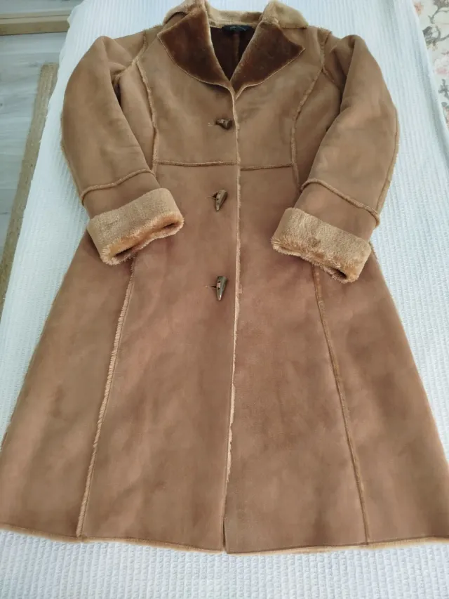 Abrigo ante marrón con pelito