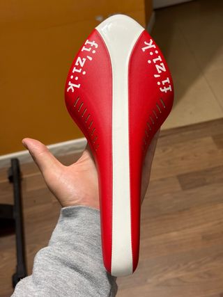 Sillín Fi'zi:k Arione