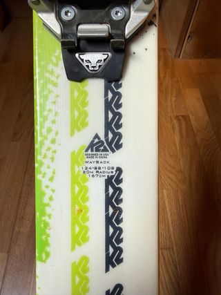 Esquís K2 Wayback con fijaciones Dynafit