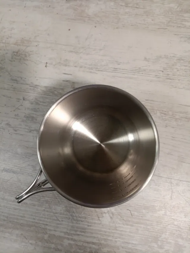 Set camping: Taza, plato y cubiertos