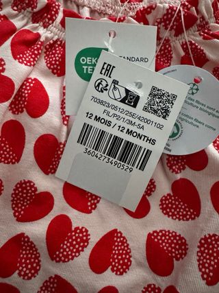 Blusa bebé niña estampado corazones talla 12 meses