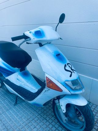 Moto Aprilia Racing Blanca