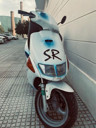 Moto Aprilia Racing Blanca