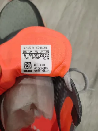 Zapatillas Adidas Grises y Naranjas