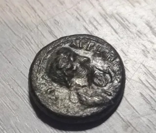 Moneda romana Nerón y Agripina AE19 Rara griega