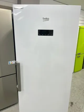 Congelador marca Beko  con Garantía