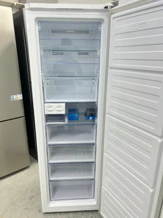 Congelador marca Beko  con Garantía