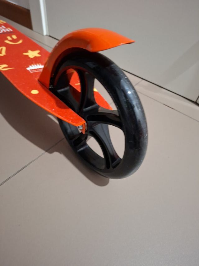 Monopattino 2 ruote Loacker rosso