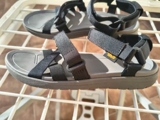 Sandalias Teva Talla 40 (Nuevas)