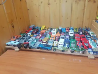 Coches Hot Wheels y similars hay 174 mini cotxes