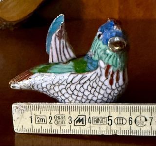 Statuina uccellino cloisonné