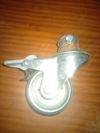 Rueda giratoria metálica