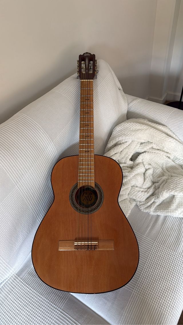 Guitarra Clásica Marrón