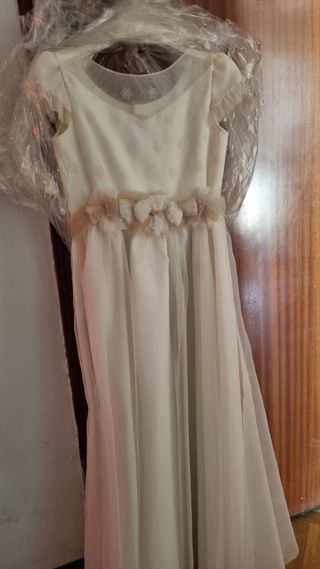 Vestido de Comunión Beige y Blanco