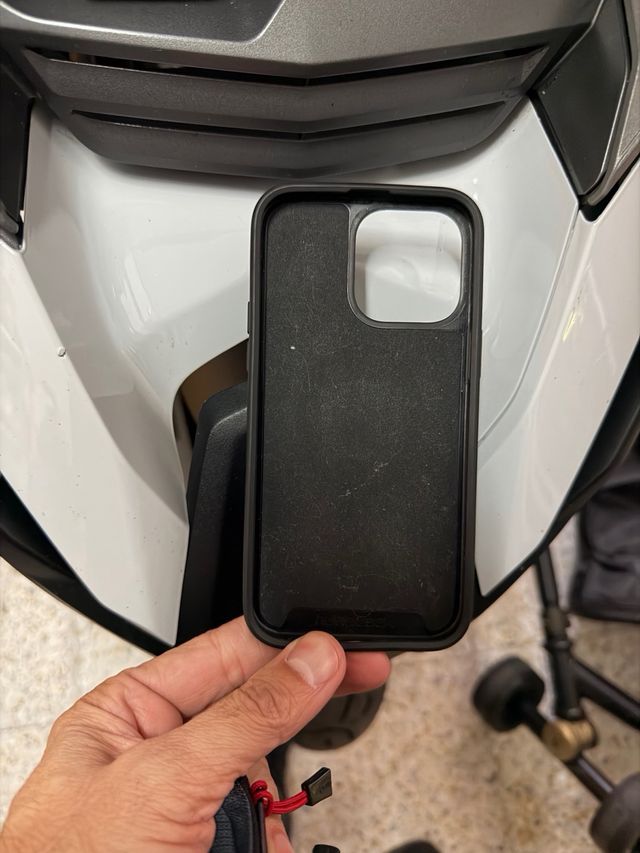 Funda Quad Lock iPhone 14 Pro Max Negra