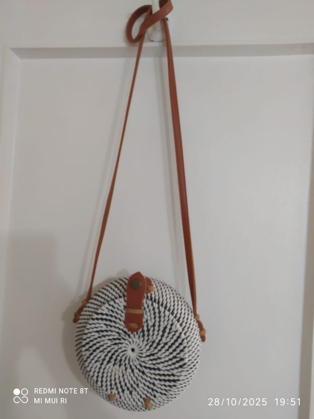 Bolso Redondo Ratán Bali Negro y Blanco