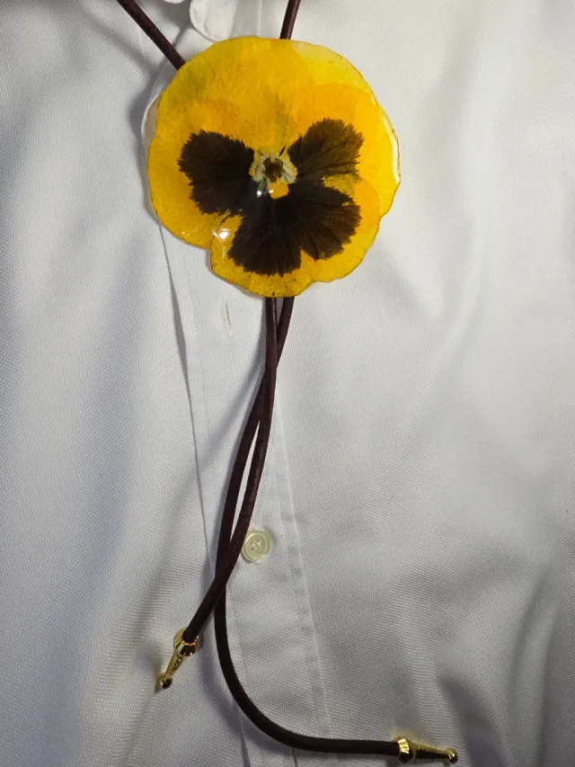 Corbata Bolo Flor Natural Encapsulada