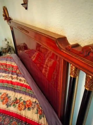 Mobili antichi in legno e marmo