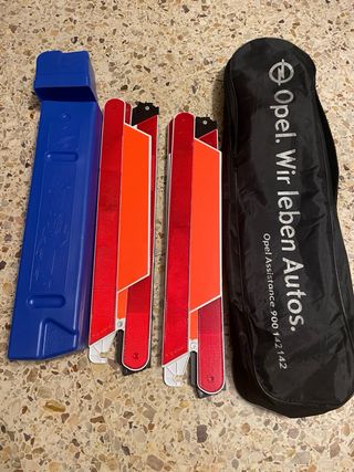 Triángulos de emergencia Opel