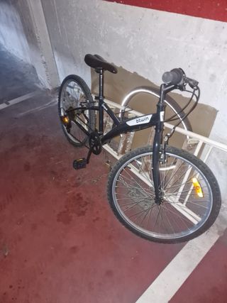 Bicicleta negra Btwin