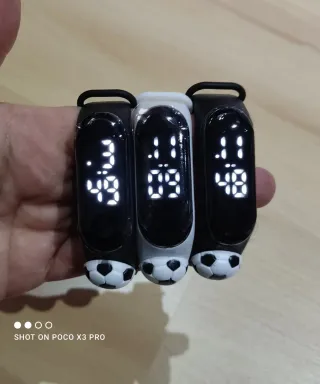 Lote 3 relojes LED con diseño de balón de fútbol