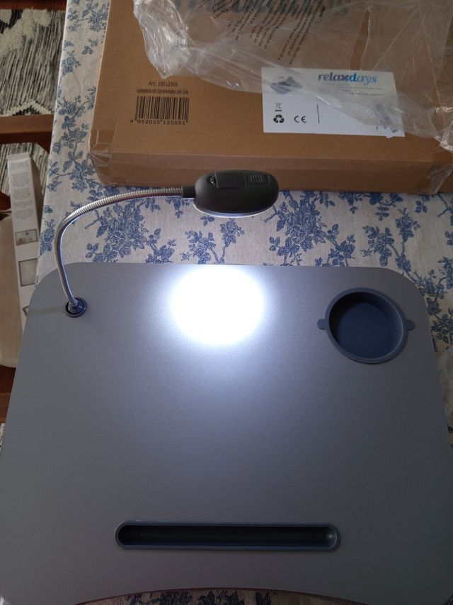 Laptoptisch con portavasos y luz