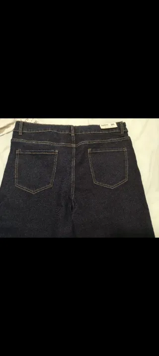 Vaqueros azules sin estrenar