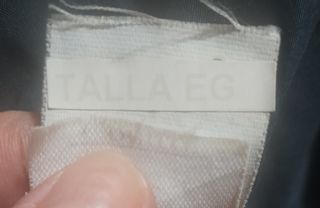 Chubasquero hombre negro