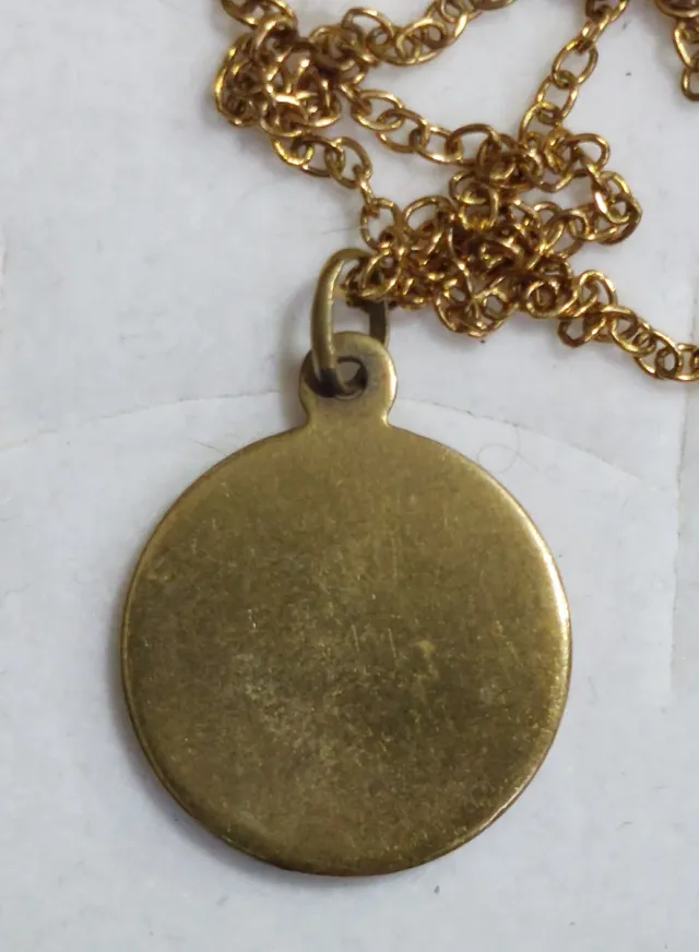 Cadena y Medalla  de la Divina Pastora de Almas.