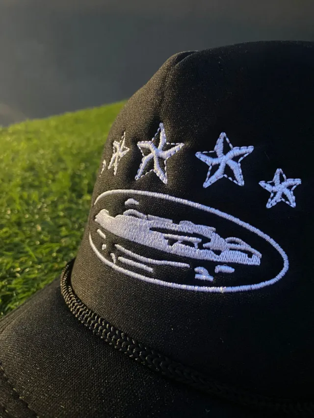 Gorra Corteiz Negra y Blanca