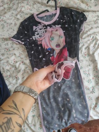 Camiseta Bershka Sakura Haruno Anime