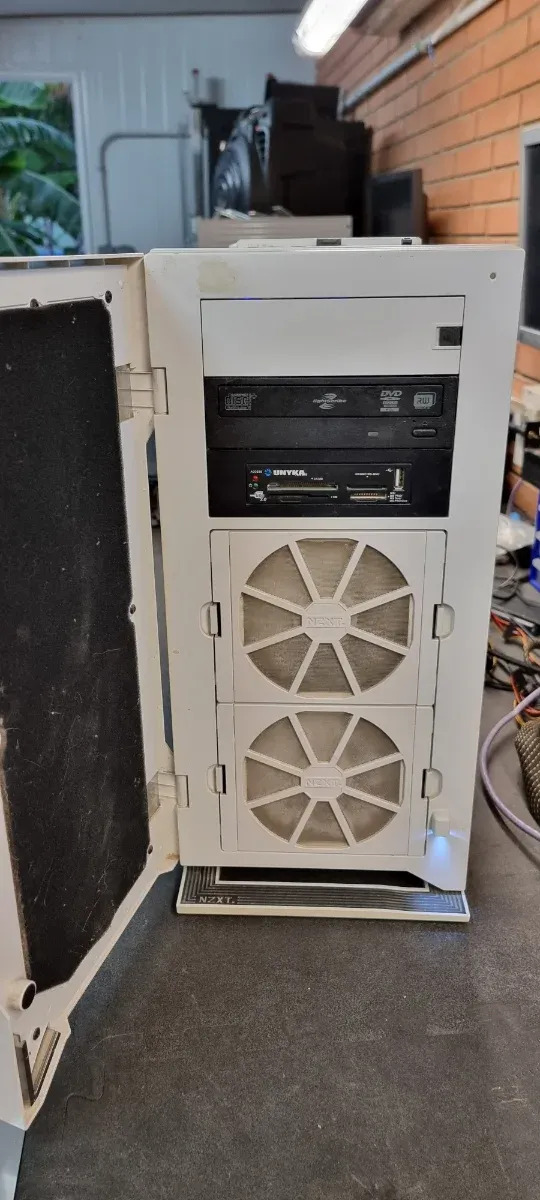 NZXT PC Gaming Blanco i7 9700