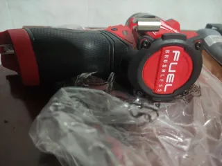 Taladro Percutor Milwaukee FUEL 12V