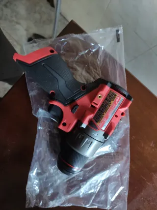 Taladro Percutor Milwaukee FUEL 12V