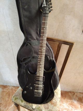 Guitarra Eléctrica Negra 1998,ibañez,solo tiene 3c