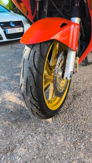 MOTO HONDA VFR800 FI Roja