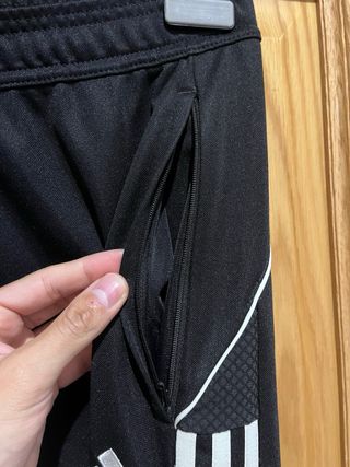 Chándal Adidas Negro con Rayas Blancas