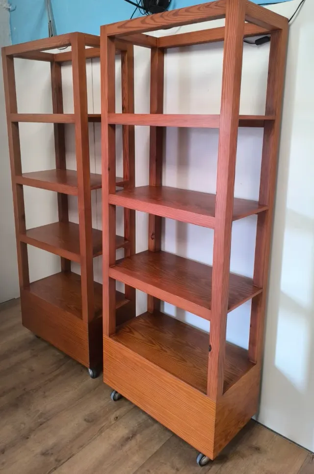 ESTANTERIAS  LEJAS  LIBRERIA DE PINO CON RUEDAS