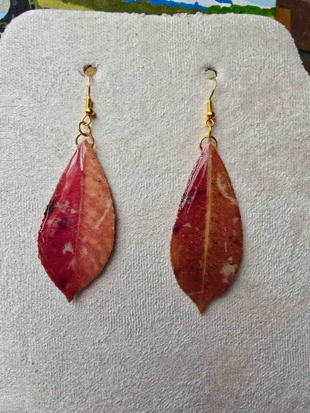 Pendientes hoja otoñal dorada y roja