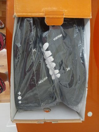 Tenis Louis Vuitton en Negros