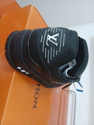 Tenis Louis Vuitton en Negros