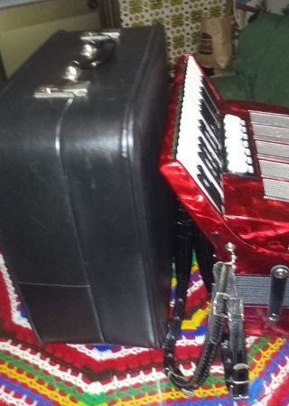 Acordeón DELICIA Arnaldo XIII Rojo perlado.