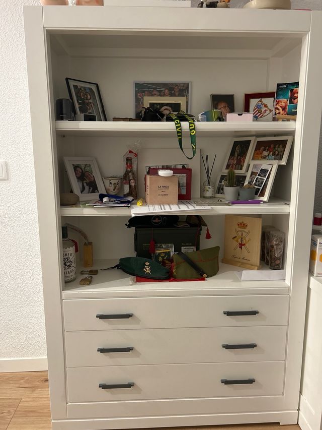 Mueble salón cajones y estantería