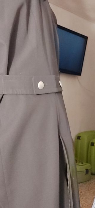 Gabardina alemana negra