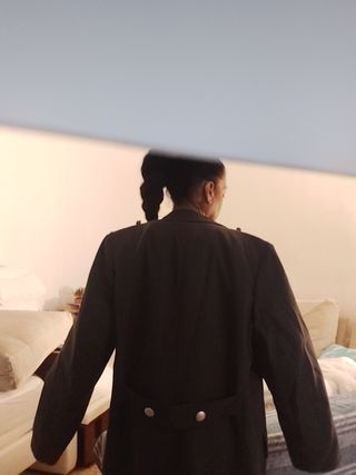 Gabardina alemana negra