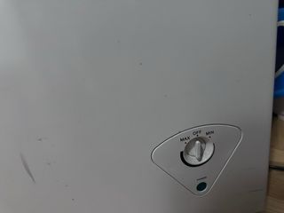 Congelador blanco en buen estado